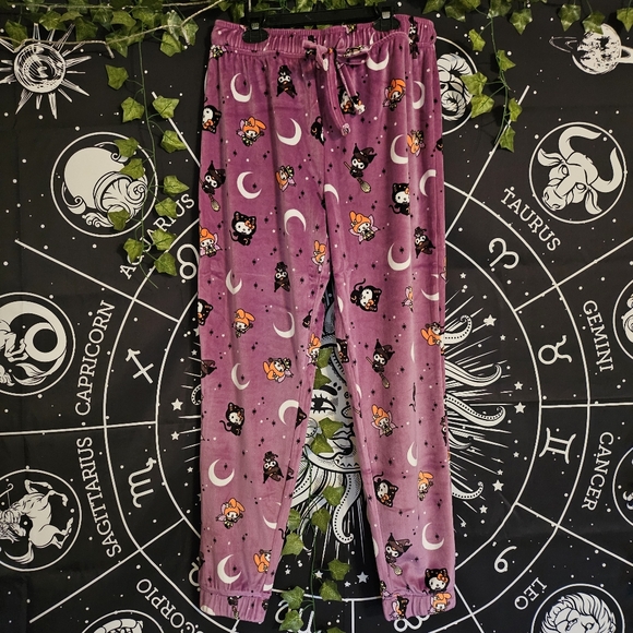 Hello kitty halloween pajamas set hello kitty pajamas velour velvet small med - Picture 3 of 6